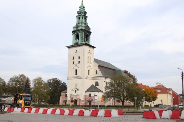 Remont kościoła św. Jadwigi Śląskiej w dolnej części Krosna Odrzańskiego został wstrzymany. Gmina stara się wyłonić kolejnego wykonawcę, po tym jak rozwiązała umowę z poprzednim.