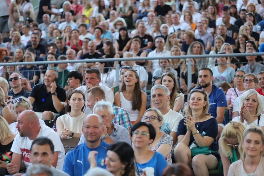 Tłumy ludzi na Świętokrzyskiej Biesiadzie Kabaretowej w amfiteatrze Kadzielnia w Kielcach. Byłeś? Zobacz się na zdjęciach