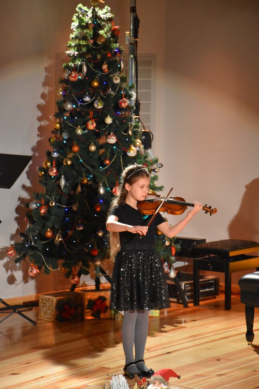 Państwa Szkoła Muzyczna w Pleszewie zagrała dla Wielkiej Orkiestry Świątecznej Pomocy