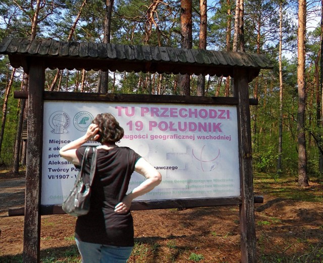 Starą tablicę pokonał czas, trzeba było ją zdemontować. Nowa stanie bliżej Włocławka, tam gdzie jej właściwe miejsce