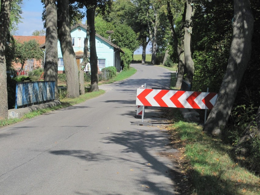 Uszkodzony most w Zakrętach