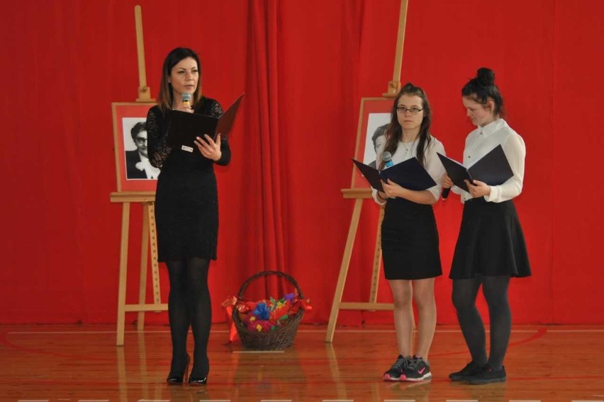 Uczniowie SOSW w Malborku uczcili pamięć Marii Grzegorzewskiej i Ireny Sendlerowej
