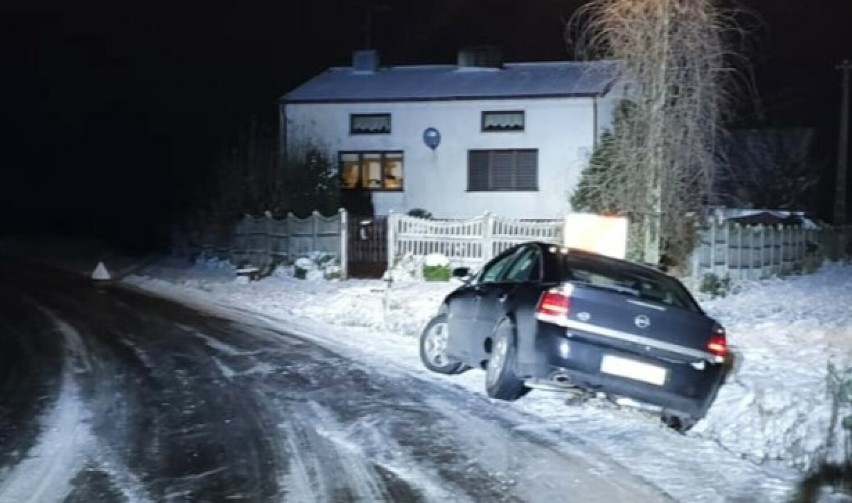 Wypadek w Brzezinkach w gminie Kobiele Wielkie. Zderzyły się dwa samochody