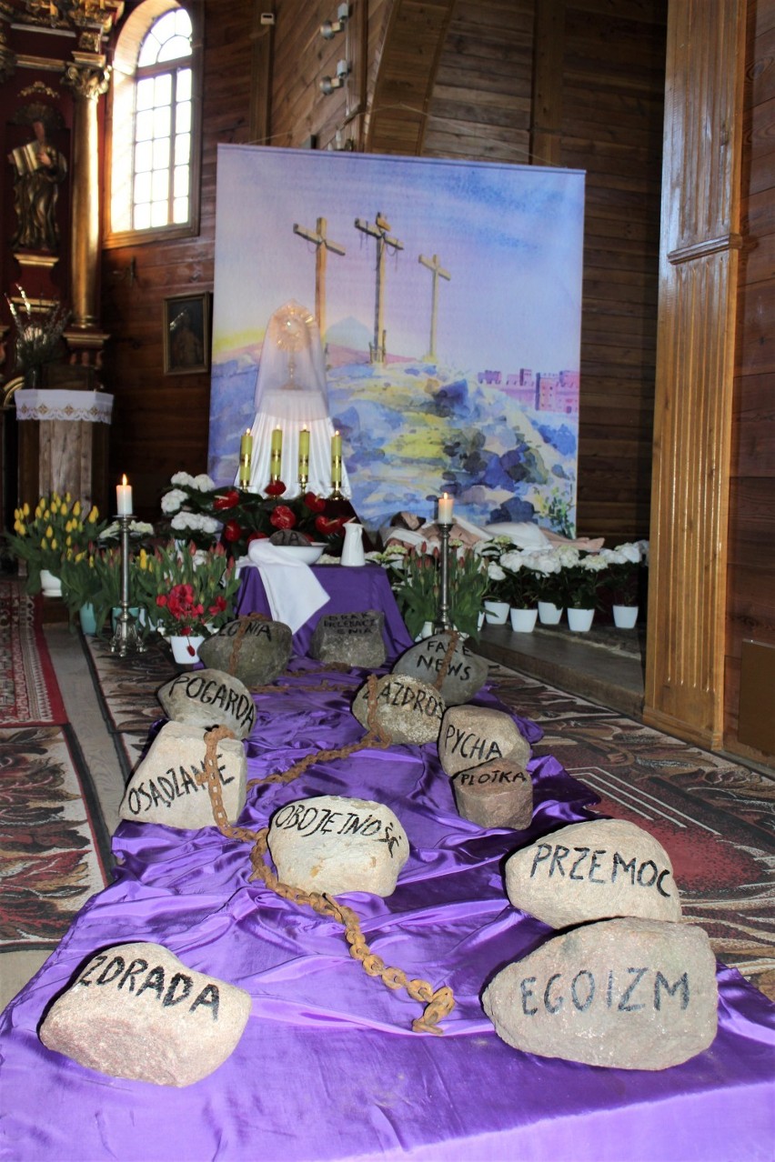 Grób Pański w kościele w Topoli Królewskiej [ZDJĘCIA] 
