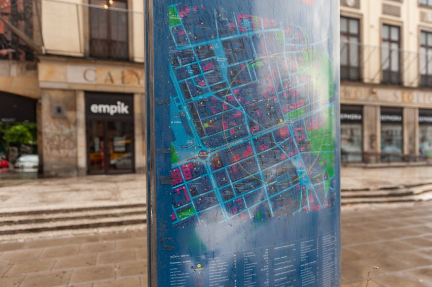 ''Strefy 5 minut'' w Warszawie. ZDM chce ułatwić pieszym orientację w przestrzeni miejskiej