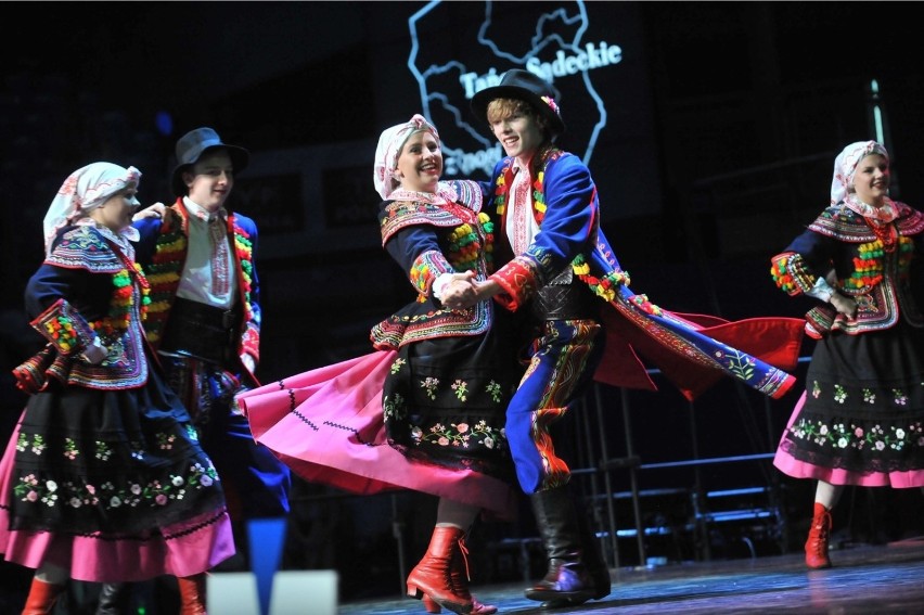 XVIII Światowy Festiwal Polonijnych Zespołów Folklorystycznych. Polonusi z całego świata już w lipcu zatańczą w Rzeszowie