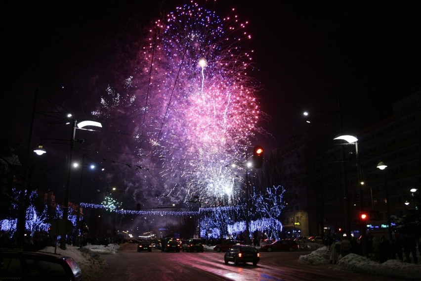 Tak gdynianie hucznie witali Nowy Rok! Zobacz, jak przed laty Gdynia bawiła się na miejskich sylwestrach! 