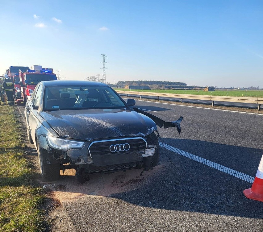 Jedna osoba poszkodowana w wypadku na autostradzie A2 w powiecie szamotulskim