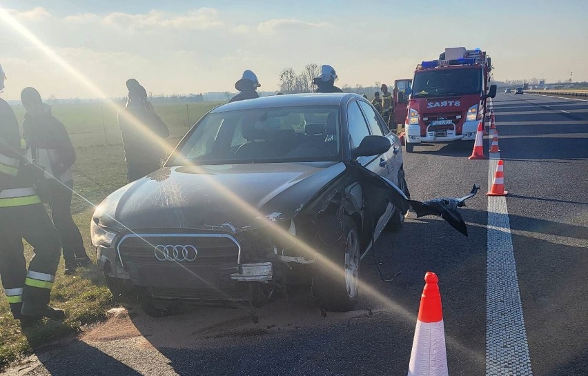 Jedna osoba poszkodowana w wypadku na autostradzie A2 w powiecie szamotulskim