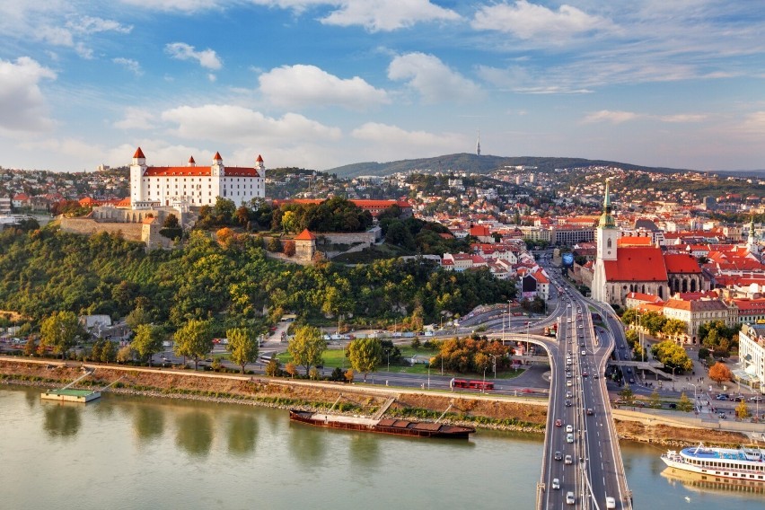 Czy w dobie tanich lotów nadal opłaca się podróżowanie...