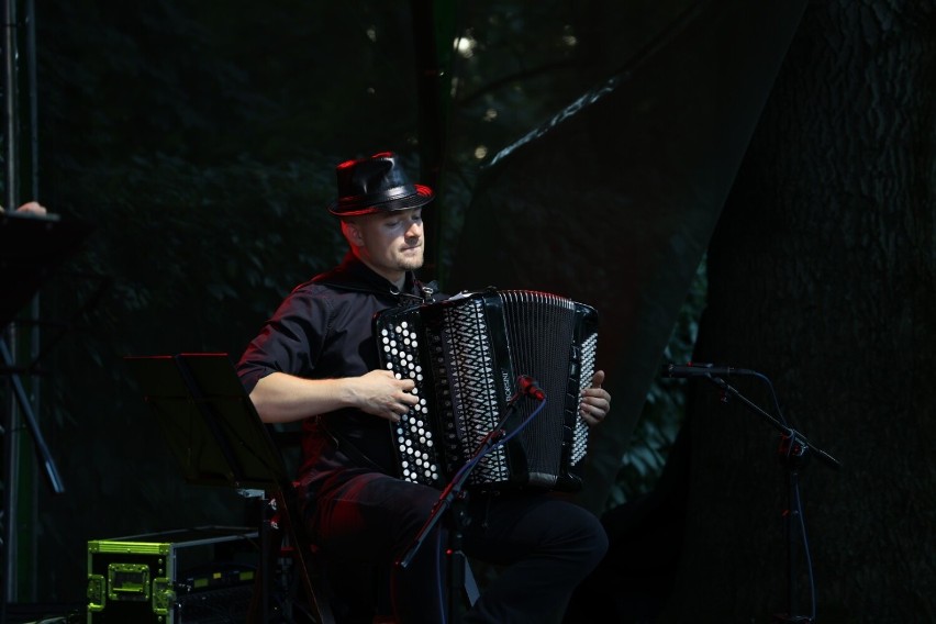 Zespół Chmielnikers zagrał w Pałacyku Zielińskiego w Kielcach. Zobacz zdjęcia z tego wydarzenia