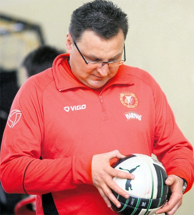 Trener Widzewa Czesław Michniewicz