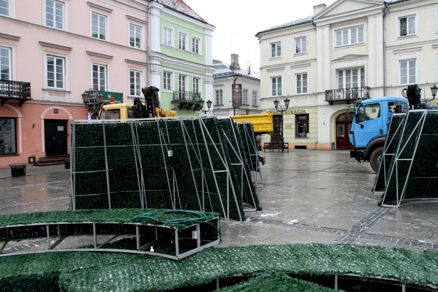 W Rynku Trybunalskim w Piotrkowie w środę, 4 grudnia,...