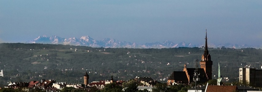 Tatry widziane z Tarnowa i okolic. Góry są naprawdę całkiem blisko