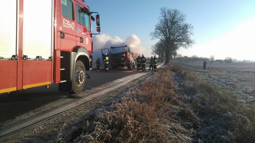 Zapaliła się ciężarówka w Kujawkach 