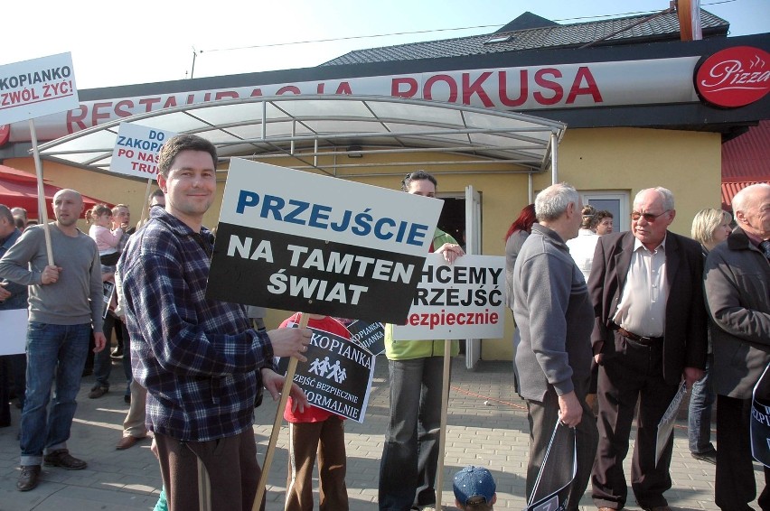 Mieszkańcy gminy Mogilany protestowali na zakopiance [ZDJĘCIA]