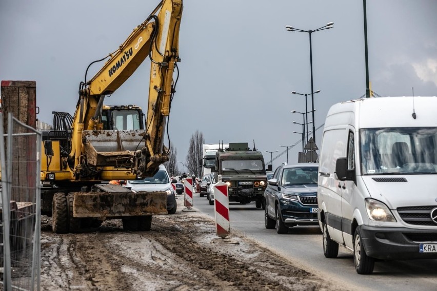 Kraków. Postępują prace związane z budową linii tramwajowej na Górkę Narodową. Mieszkańcy narzekają na błoto [ZDJĘCIA]