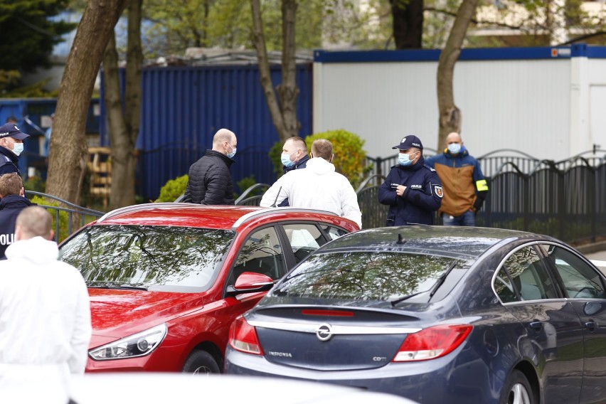 Akcja policji na Gocławiu. Atak nożownika, doszło do strzelaniny 
