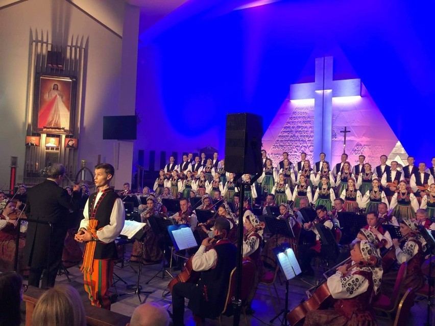 Zespół "Mazowsze" zagościł w Puławach. Zobacz zdjęcia z piątkowego koncertu w kościele pw. Miłosierdzia Bożego 