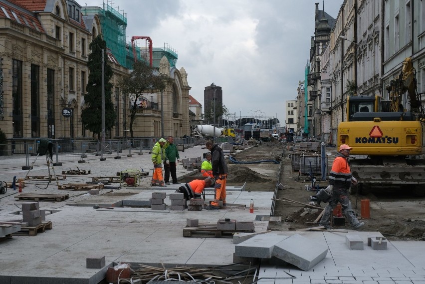 Przebudowa Dworcowej w Katowicach. Ulica zmienia się w...