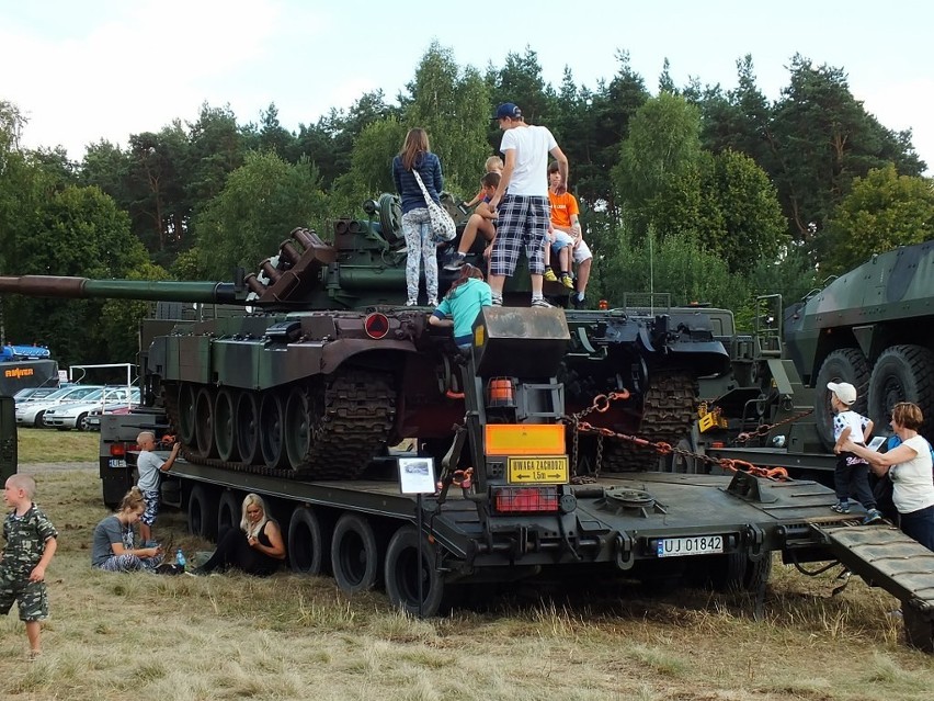 Piknik militarny w Jastrowiu 10 sierpnia 2013