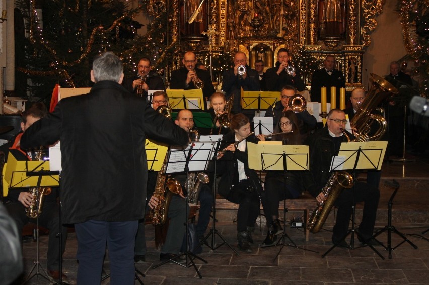 Koncert kolęd w koźmińskiej farze [ZDJĘCIA]   