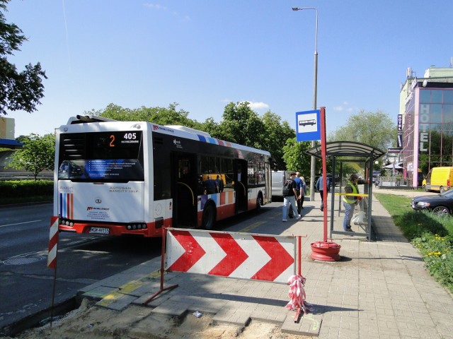 Od poniedziałku 9 maja przystanek na ulicy Beliny Prażmowskiego został przeniesiony - trwają tu roboty.