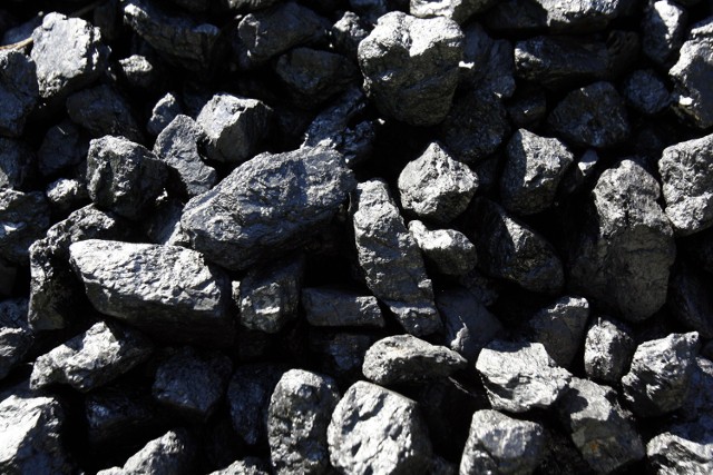 Mężczyznom, którzy ukradli węgiel z piwnicy na terenie Głuszycy, grozi do 10 lat więzienia