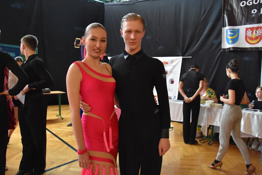 Festiwal Tańca pod Tarnowem. Najlepsi tancerze z całego kraju opanowali parkiet hali w Żabnie [ZDJĘCIA]