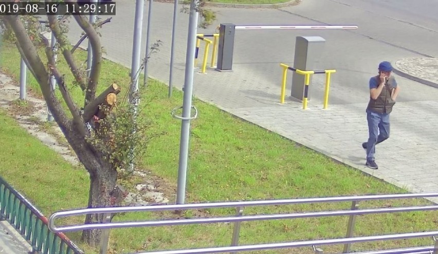 Kradzież na parkingu w rejonie Business Center K1 w Rybniku. Rozpoznajesz sprawców?