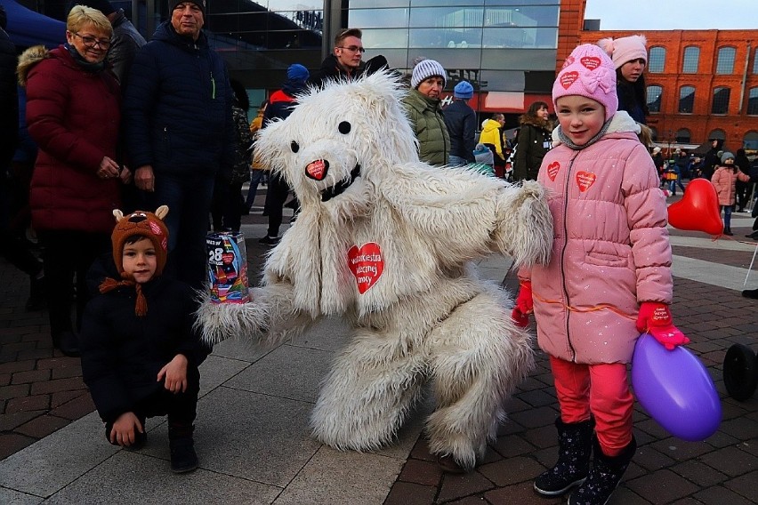 Oblegana była też Manufaktura, w której na rynku odbyły się...