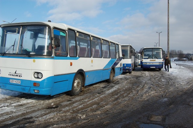 Kierowcy dostają 1,5 litra paliwa na godzinę ogrzewania autobusu. Twierdzą, że to za mało