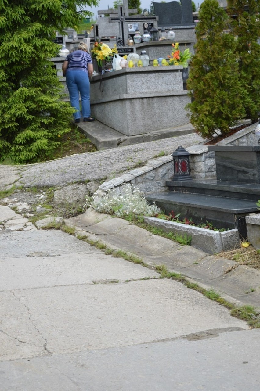 Nowy Sącz. Tor przeszkód na Gołąbkowickim cmentarzu