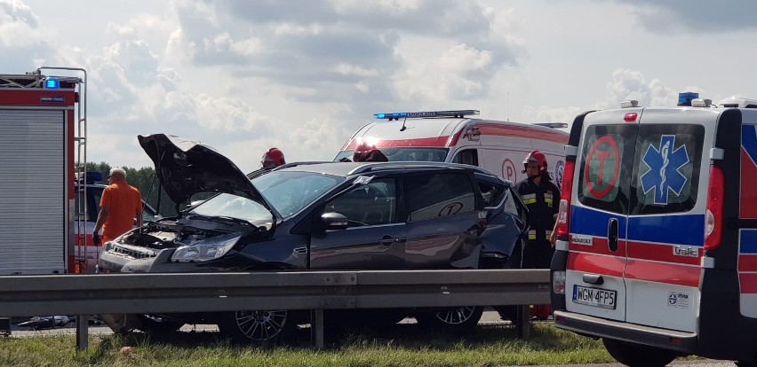 Wypadek kilku pojazdów na trasie S8. Nie żyje 5-letnie dziecko (FOTO)