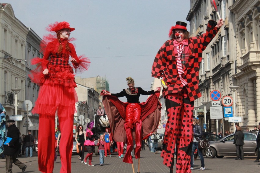 W paradzie czerwonych nosów wzięło udział ok. 200 artystów