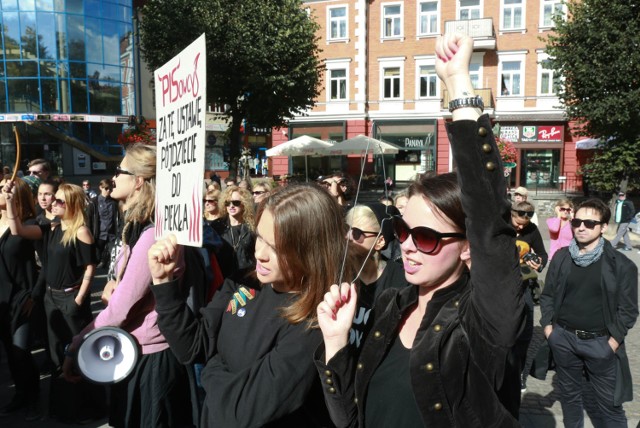 Strajk Kobiet odbędzie się w Trójmieście

Czarny protest odbył się już w Sopocie [ZDJĘCIA, WIDEO]