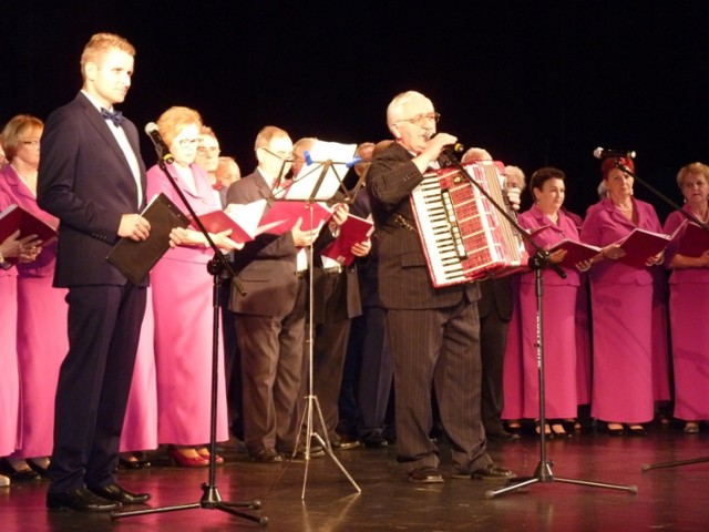 Jubileusz chóru "Złocisty Promień" w MDK w Radomsku