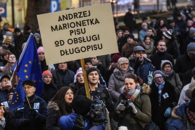 Protest studentów na placu Wolności w Poznaniu