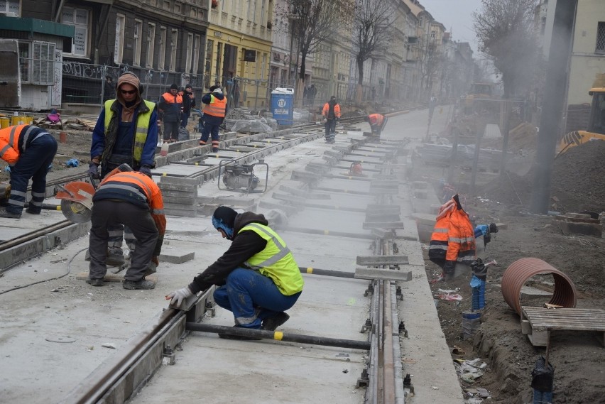 Przebudowa ulic: Chrobrego i Mieszka I trwa od maja 2020 r.