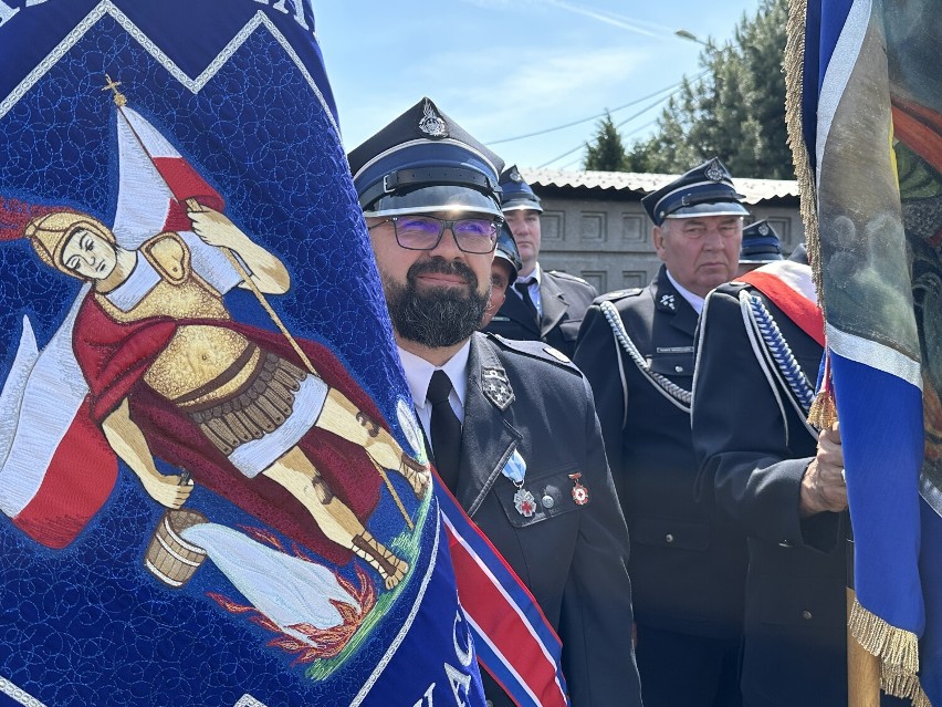Powiatowe obchody Dnia Strażaka. OSP w Iwanowicach świętowała 125-lecie. ZDJĘCIE