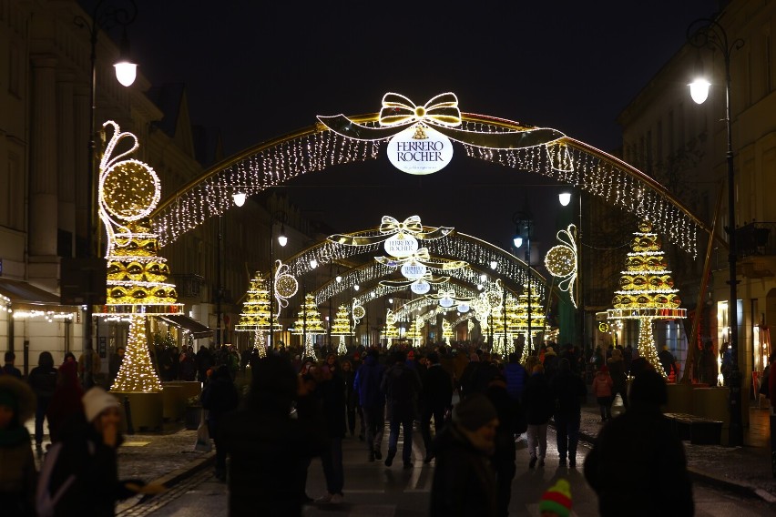 Świąteczna iluminacja, Warszawa 2022. Tysiące światełek na ulicach stolicy