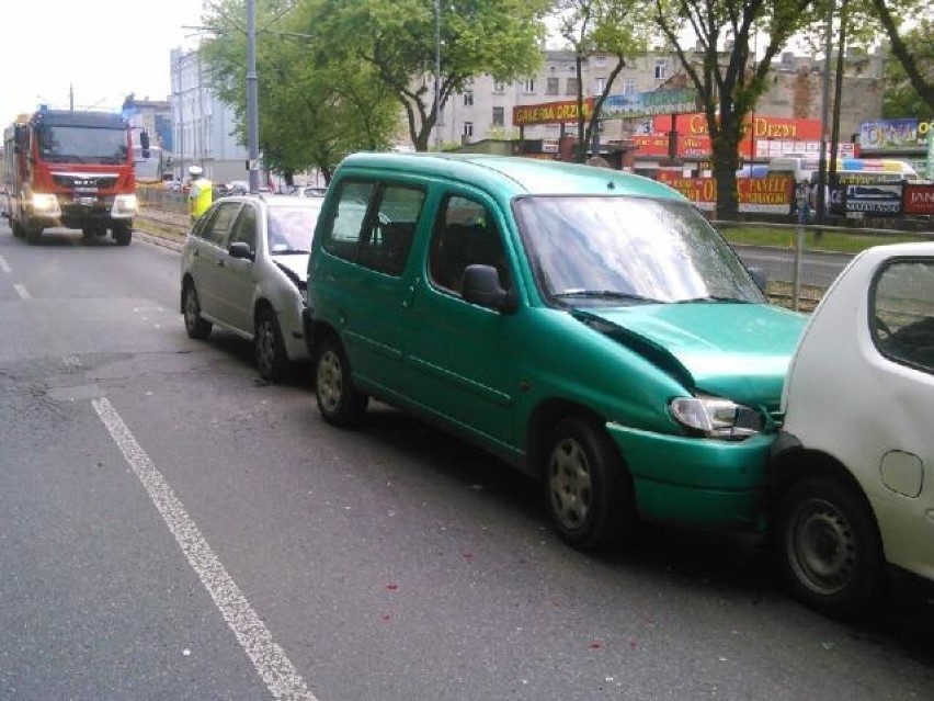 Wypadek na Zachodniej w Łodzi. Zderzenie 4 samochodów