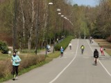 Dolina Trzech Stawów w Katowicach po miesiącu izolacji. Spacer, rower, rolki. Ludzie wrócili do Doliny po miesiącu