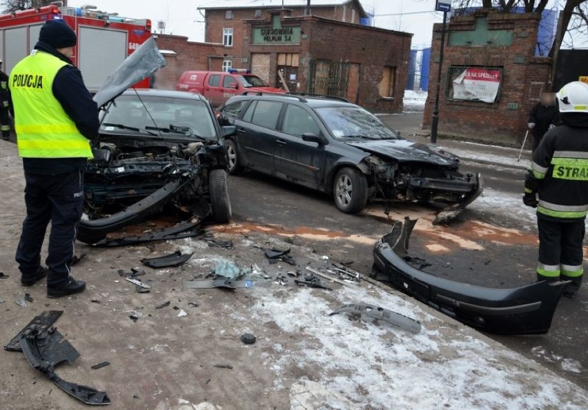 Pelplin: 19-letniemu sprawcy wypadku na ul. Mickiewicza zatrzymano prawo jazdy [WIDEO, ZDJĘCIA]