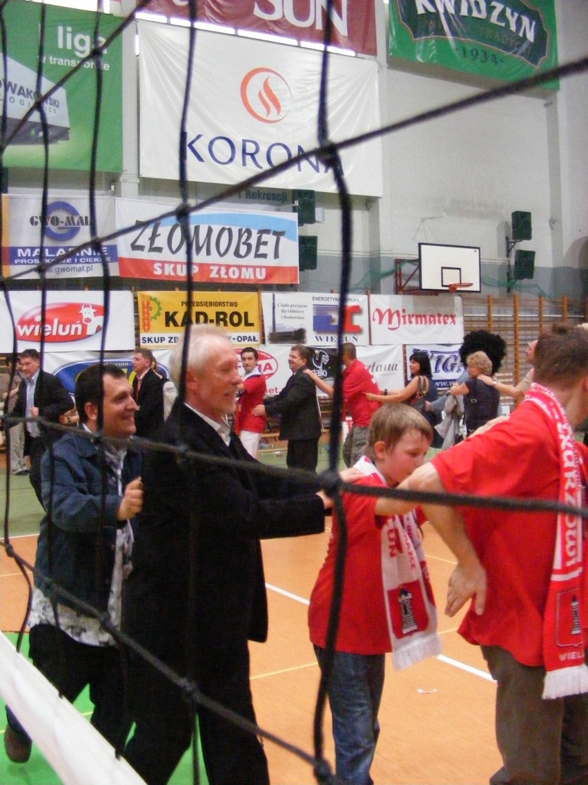 Tak w 2009 roku Wieluń witał się z siatkarską elitą. Na otwarcie PlusLigi mecz z mistrzem Polski 