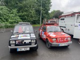 Zuzia i Jakub - dwoje młodych mieszkańców Międzychodu – jedzie Fiatem 126p do Portugalii w ramach rajdu Złombol 2023. To ponad 4 tys. km