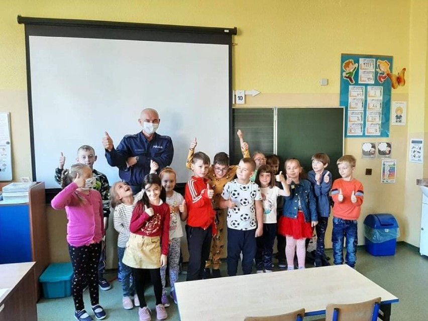 Szkoła Podstawowa nr 2 w Libiążu przystąpiła do XI edycji Małopolskiego Konkursu Odblaskowa Szkoła [ZDJĘCIA]