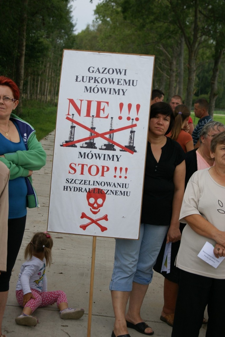 Strzeszewo: Protestowali przeciw łupkom. Nie chcą wiertni w swojej wsi!