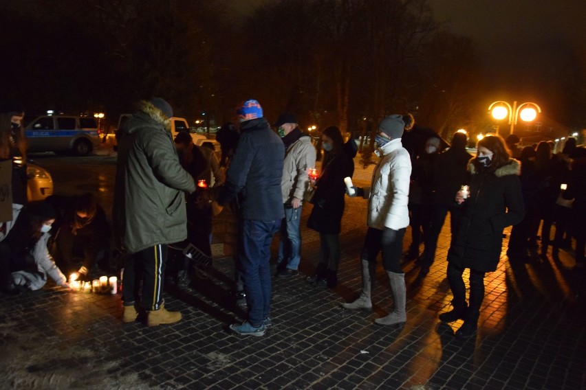 Protest Ogólnopolskiego Strajku Kobiet w Szczecinku [zdjęcia]