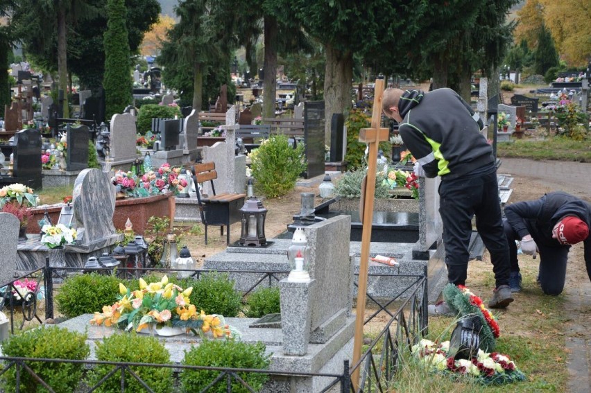 Porządki na cmentarzu w Goleniowie. Uroczystość Wszystkich Świętych już w poniedziałek